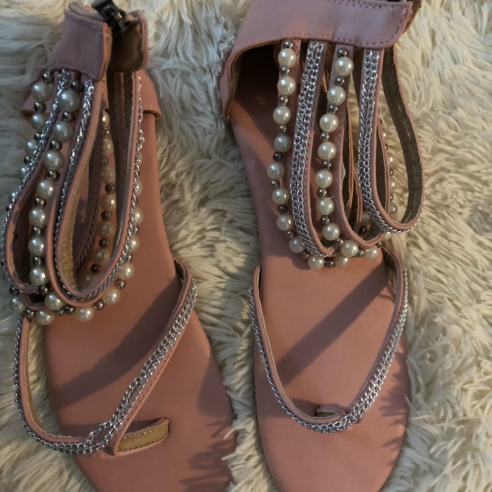 🌹Women’s sz 10 Pink Jeweled Sandals🌹